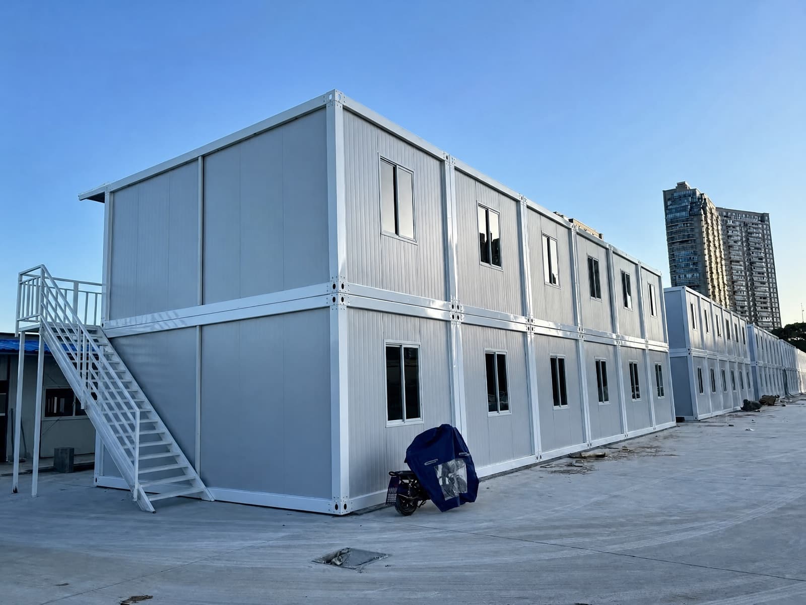 Dãy nhà container hai tầng