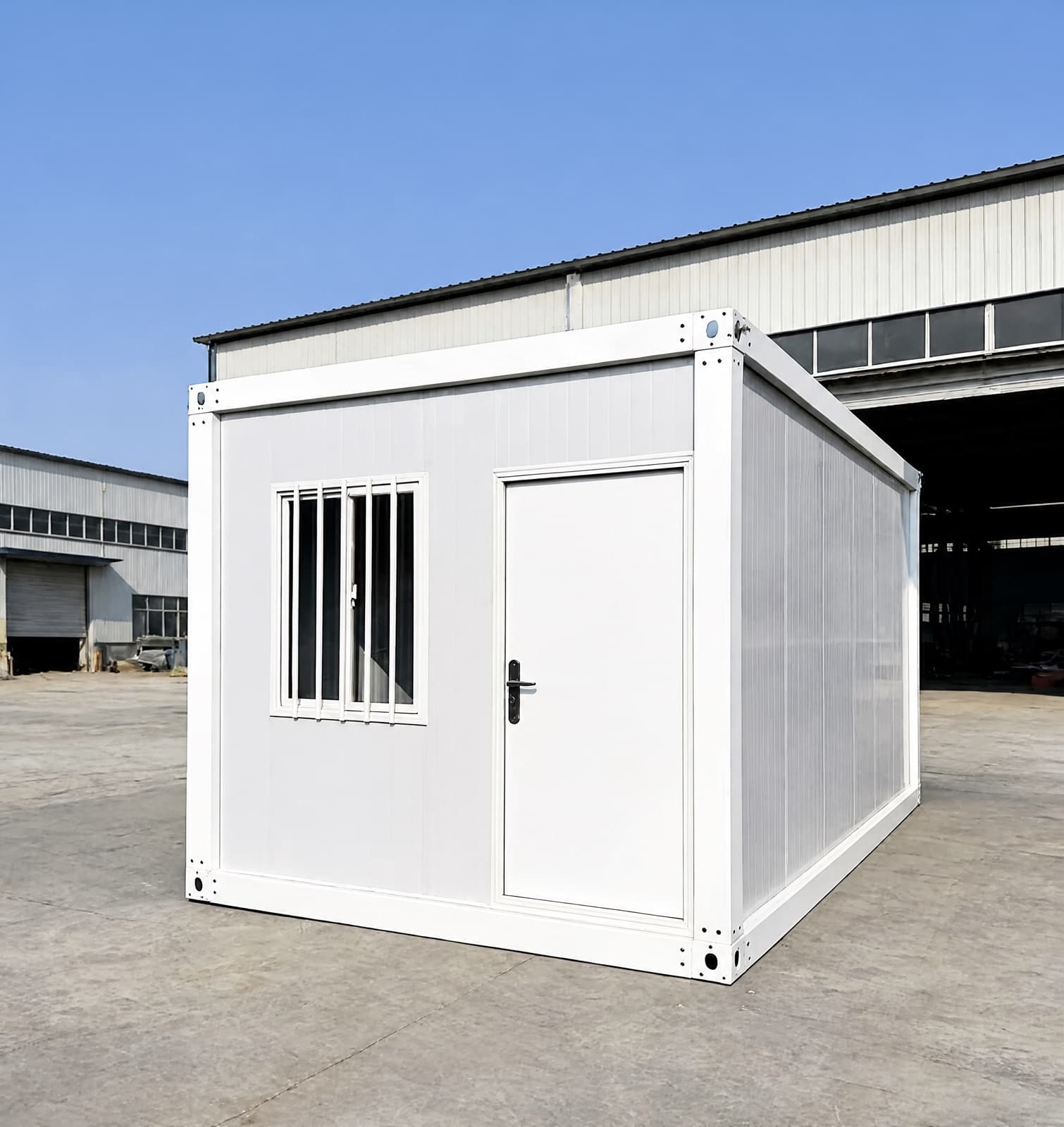 Nhà container lắp ghép trong xưởng