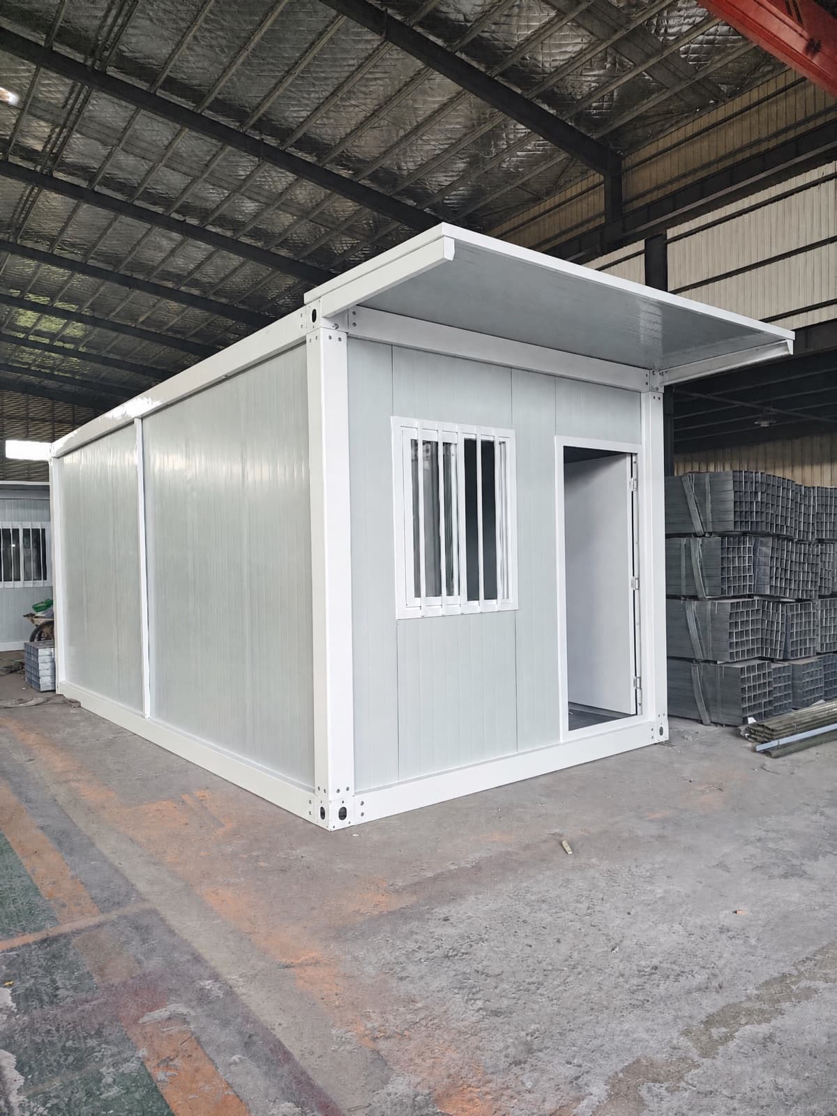 Nhà container lắp ghép có mái che