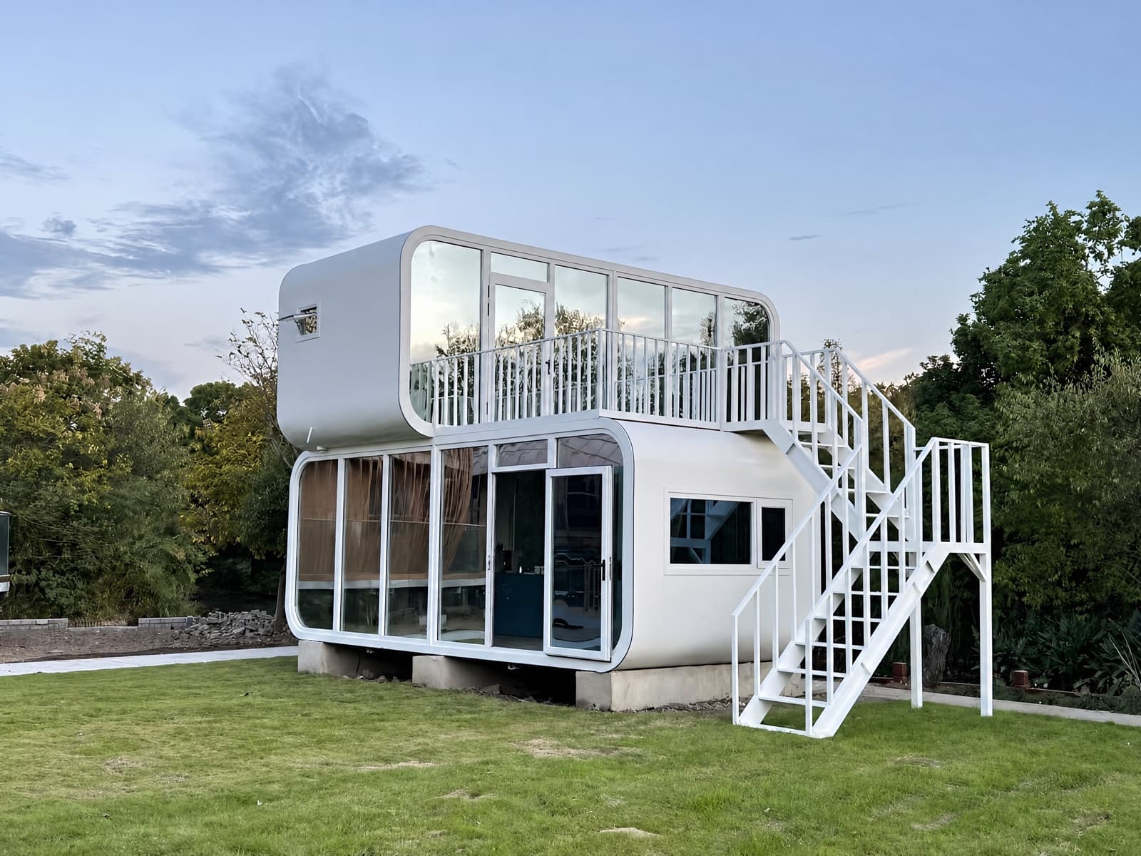 Container bán hàng — góc nhìn chéo